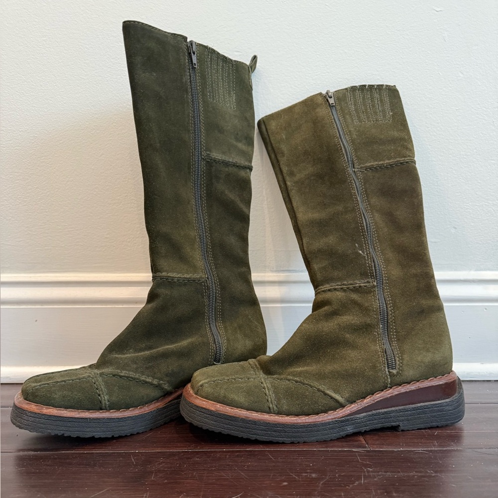 Frye Size 7 Vintage Olive Green AVENGER Boot. Statement Boots!!